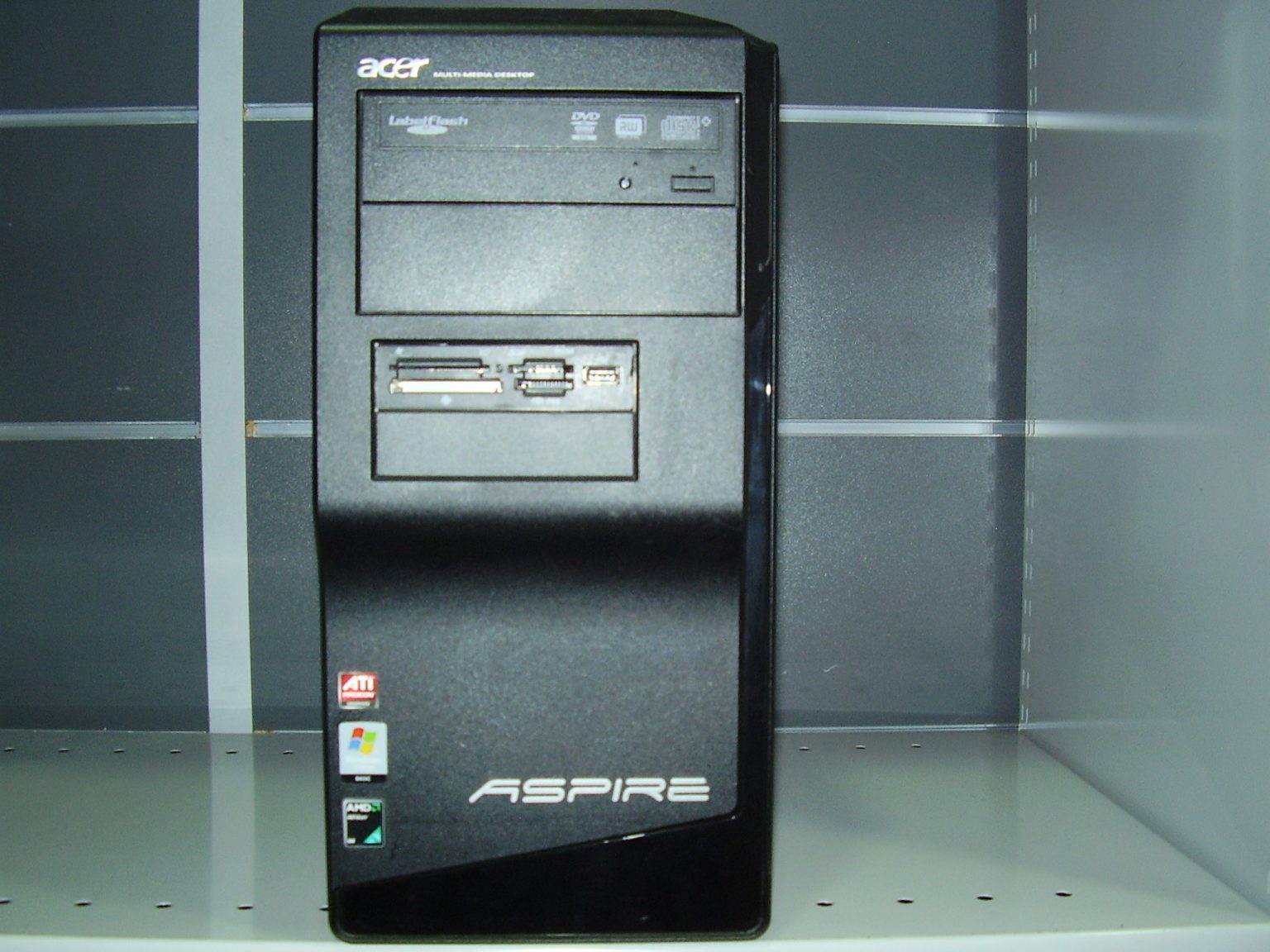 Acer Aspire Z3620 Tout-en-un - 21,5" - Intel Pentium G645 - 6Go RAM - 200Go HDD - Windows 10 Pro